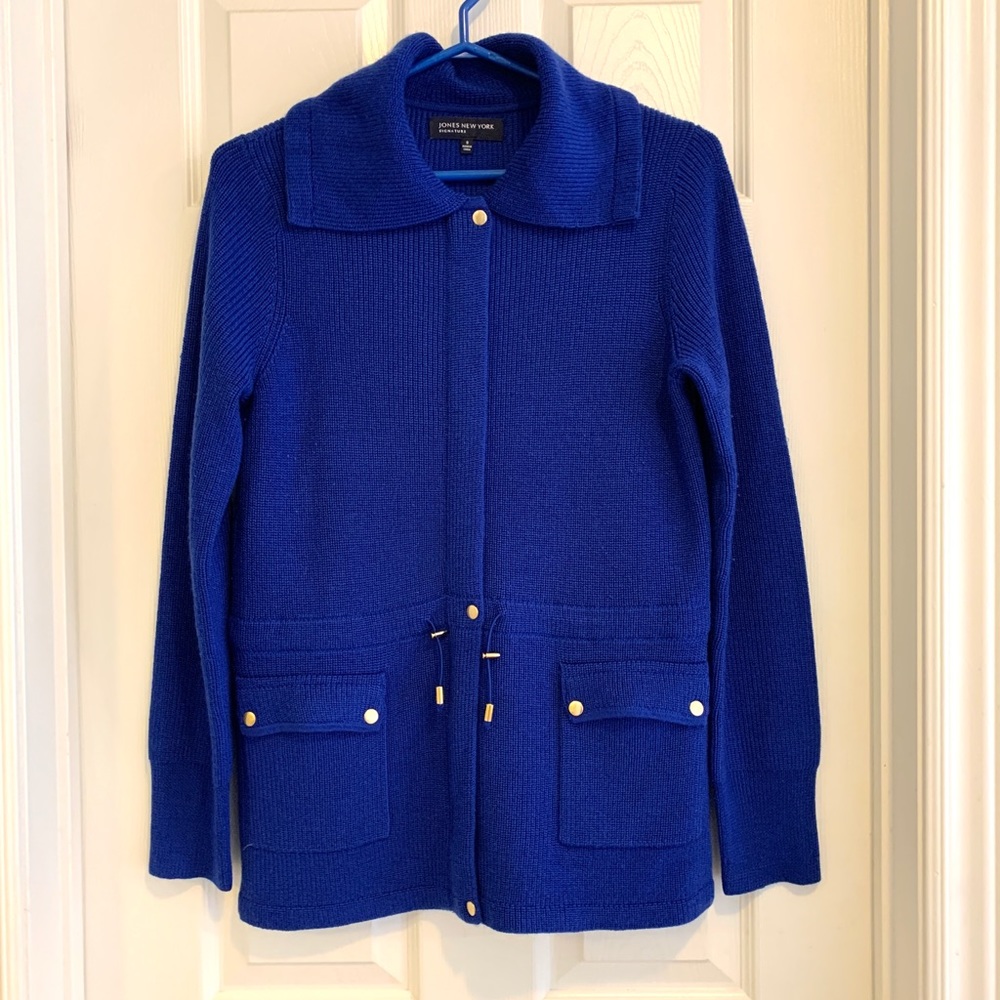 JONES NEW YORK Blue sweater / jacket with pockets and buttons Size Smallll